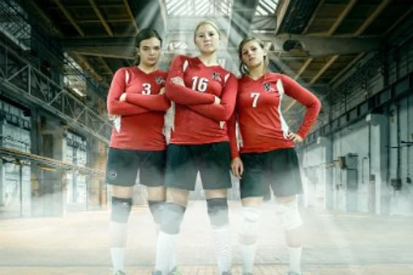 after picture of the arena by adding women using StudioMagic - Image Composite Editor